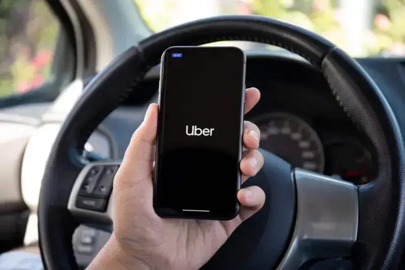 Uber avalia seguros para compensar clientes em situações adversas