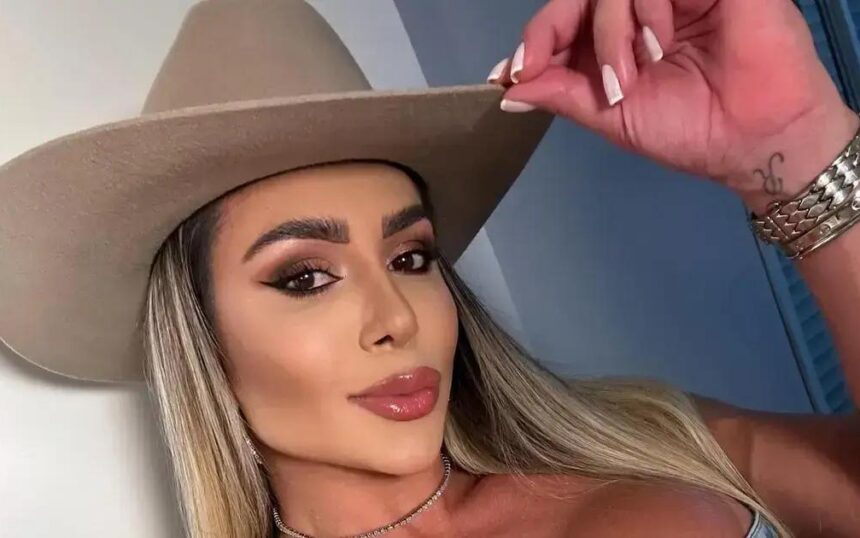 Criadora de conteúdo adulto faz seguro de R$ 2 milhões para partes íntimas