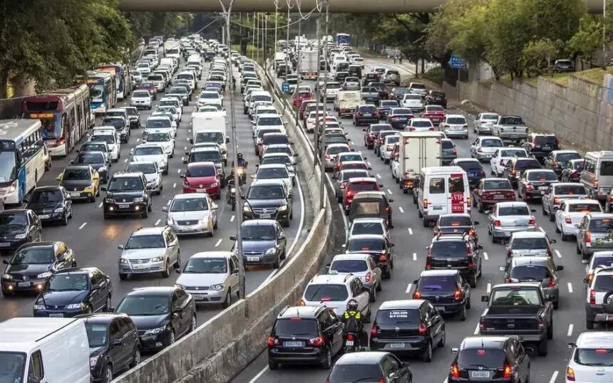 Diferença entre seguro de moto e auto: o que você precisa saber