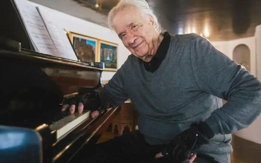 Maestro João Carlos Martins é reconhecido por sua trajetória extraordinária